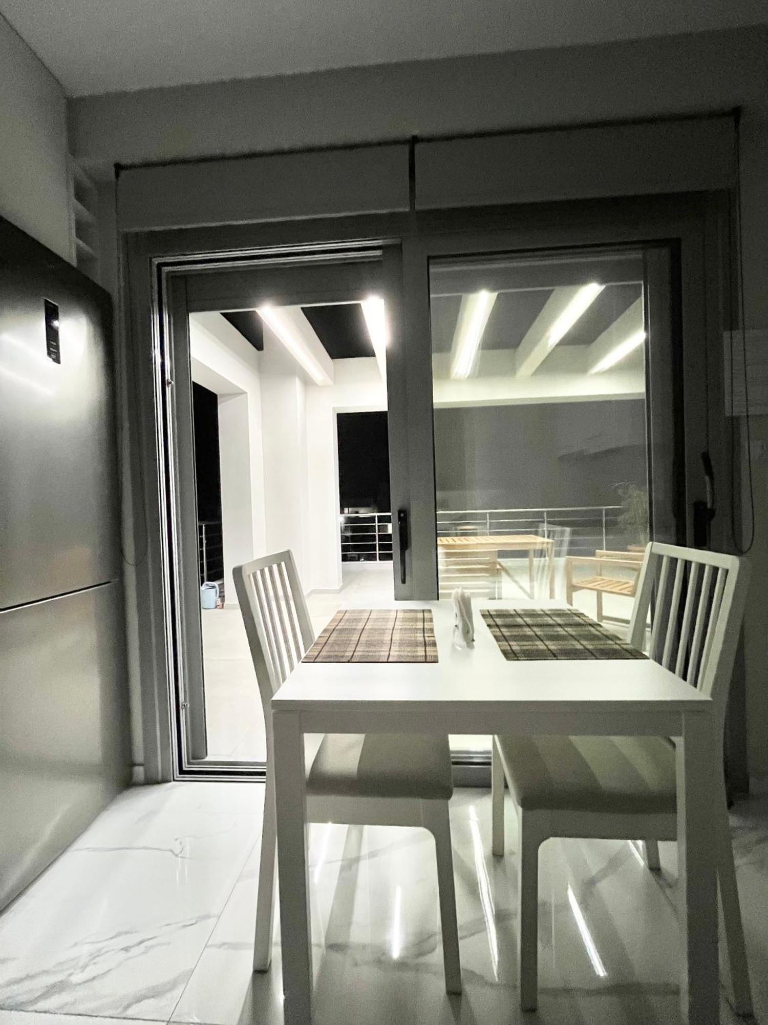 Blueline Apartment 2 Lutráki Kültér fotó
