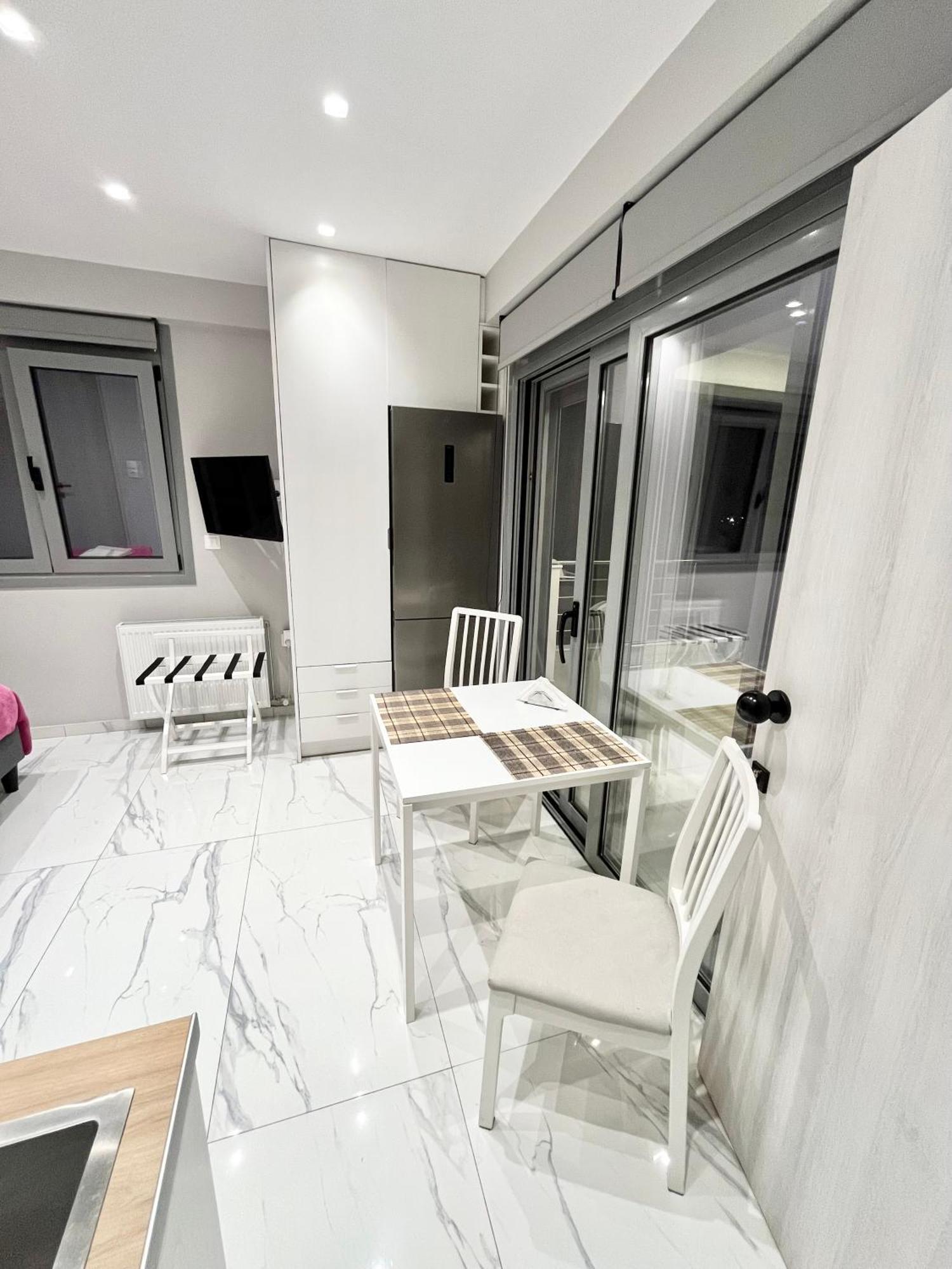 Blueline Apartment 2 Lutráki Kültér fotó