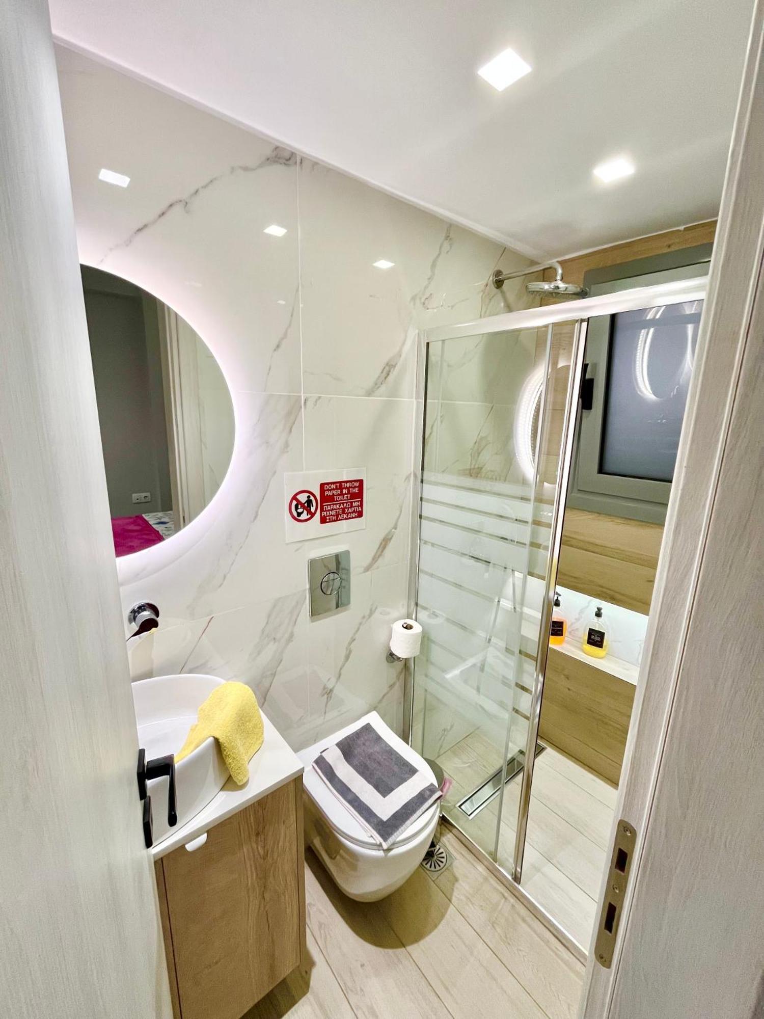 Blueline Apartment 2 Lutráki Kültér fotó